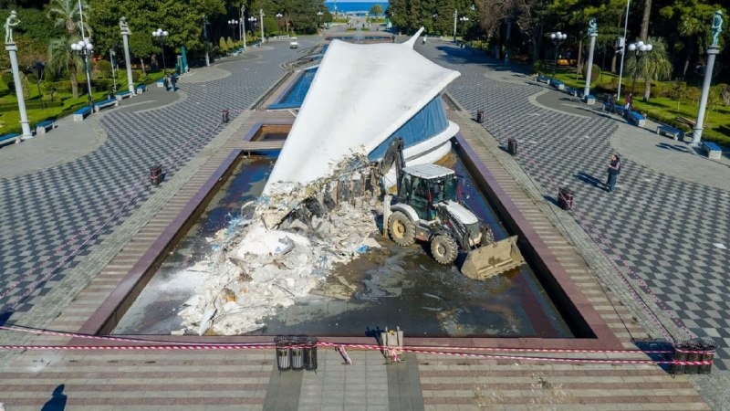 ⛲️ На месте снесенного ЗАГСа появится фонтан — фото 1