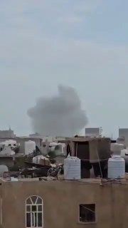 🚨 סצנות מכוונת נמל התעופה הבינלאומי בצנעא עם מספר פשיטות