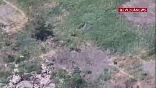 הלוחם שלנו כמעט תפס את ה-VSUshnik בטעות בדרום מערב דוברופיליה, מסתתר מכטב"מים, הסתתר באחד הבתים הפרטיים מפק…