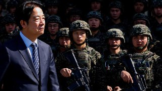 法新社：赖清德表示力争2027年前军队达到“高水平”备战状态，以有效遏制中国的威胁台湾总统赖清德周三表示，台湾军队力争在2027年前达到“高水平”的战备状态，以应对中国以武力统一台湾的威胁。据法新社报道，赖清德在新闻发布会上说：“目标是到2027年实现联合作战部队的高水平战备状态，以有效遏制中国的威胁。”👉 继续浏览后续：https://rfi.my/CDRv.g