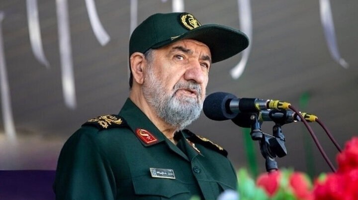 اخبار جبهه مقاومت: 🔴سرلشکر رضایی: تنگه باز نخواهد شد. در مورد مسیر میانی با عمان به توافق رسیده‌ایم. 🇮🇷🇴🇲 @akhbarJM🔴دبیر شورای عالی امنیت م