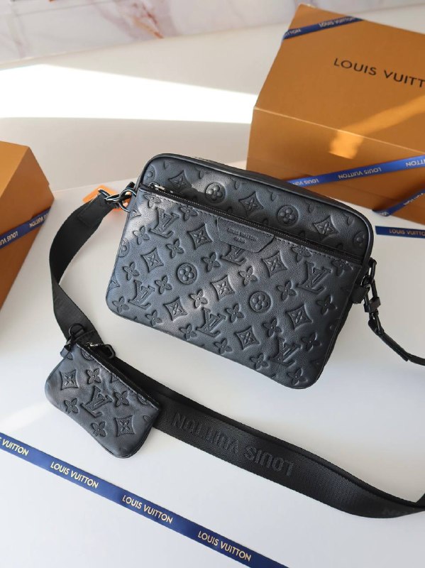 Louis Vuitton Louis Vuitton Trio Messenger