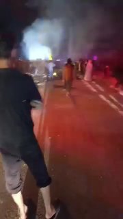 אנשי דיר אזור תוקפים את המכוניות של פקידי ממשל גולני ביציאה משדה אל עומר באזור הכפרי של דיר אזור.