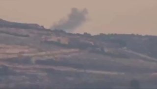 הפגזה ארטילרית של צה"ל על גבעת תל אל-דבאשה, דרום לבנון.