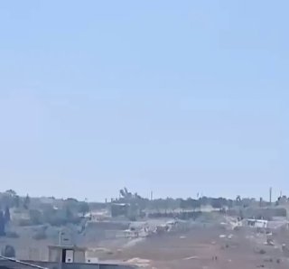 🚨📹רכבים ישראלים מתקדמים בפאתי חדדה - עיתא אל-ג'בל בשילוב מבצע סירוק לפני נסיגה.