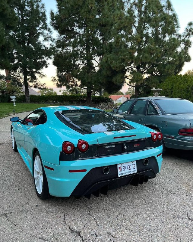 Ferrari 430 Scuderia in ‘Tiffany Blue’ color 5