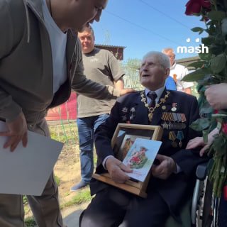 В преддверии 9 Мая фонд помощи "Русский крест" Умара Кремлёва организовал программу поддержки ветеранов Великой Отечественной войны. 30 ветеранам из восьми стран — России, Белоруссии, Таджикистана, Узбекистана, Казахстана, Кыргызстана, Азербайджана и Армен