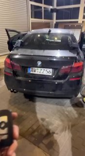 Очень злая крышка багажника 😬