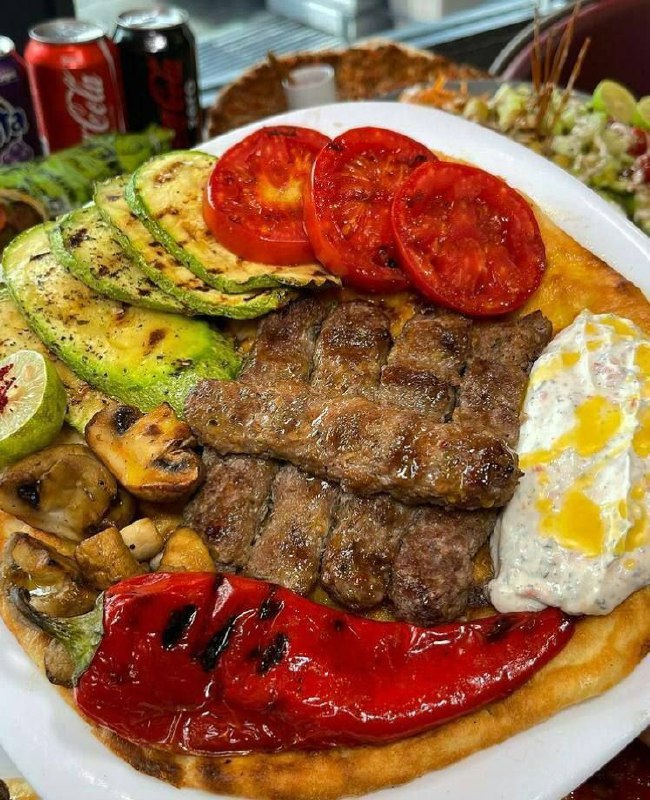 کانال گلستان شعر📕وآهنگ🎧: ظهرتون خوشمزه ❤️ بفرماید ناهار😋😋