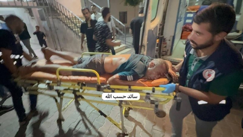 דחוף: מספר פצועים הגיעו לבית החולים אל-שיפא, כתוצאה ממטוסי כיבוש שתקפו בית בשכונת אל-צפתאווי, מצפון לעיר עזה.
