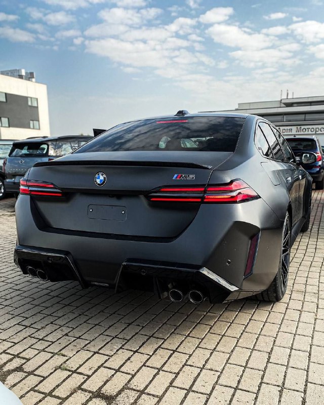 BMW M5 7