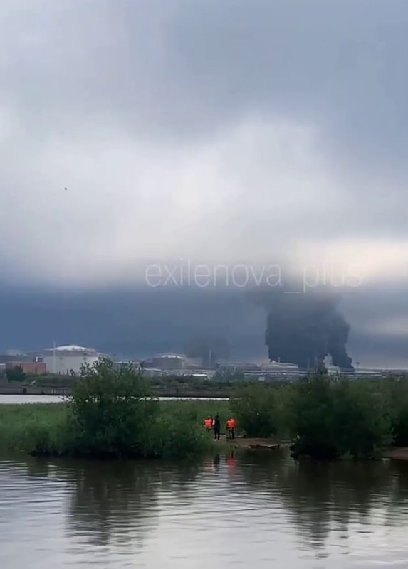 Defense Minister Fedorov says Ukraine plans to destroy at least 200 Russian troops per square kilometer, arguing Ukraine cannot be larger than Russia in funding or manpower and must win through technology. He also said troops will receive “eBaly” points for combat videos showing Russian suicides on the front line, exchangeable for equipment, drones, EW systems and components.