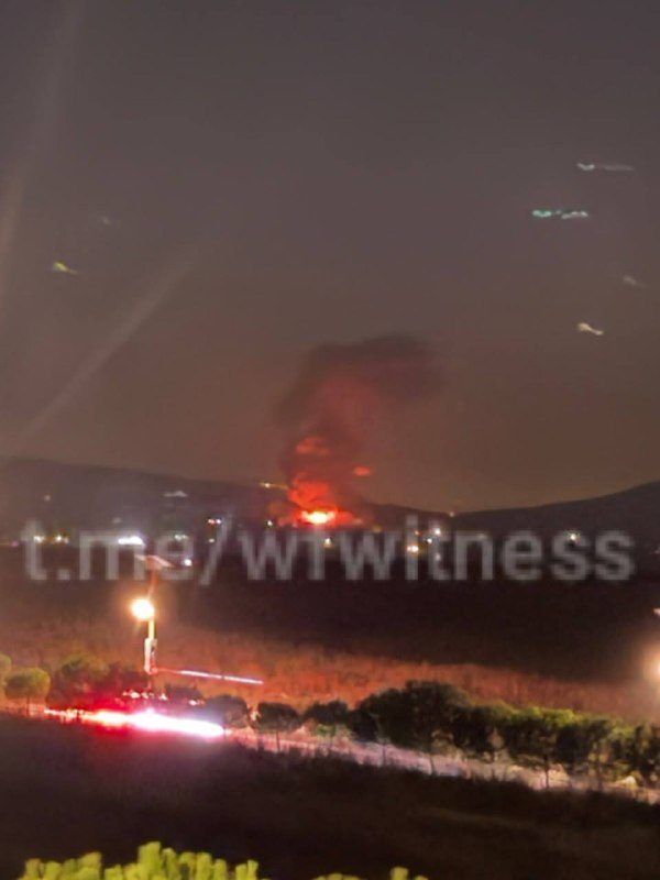 ️🇱🇧🇮🇱 Large explosion shakes the town of זאוטאר אל שרקיה, South Lebanon.