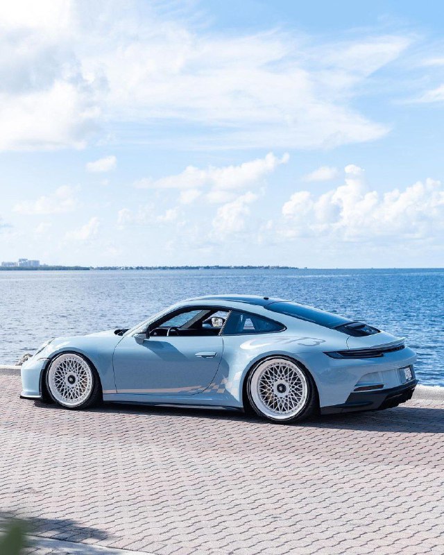 Porsche 911 (992) GT3 6