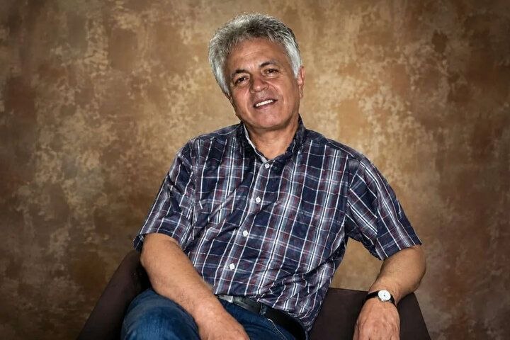 باشگاه روزنامهنگاران ایران: مسعود امیرلویی عکاس مطبوعاتی درگذشتمسعود امیرلویی، عکاس پیشکسوت و از سردبیران مجله عکس و ماهنامه دوربین عکاسی درگذشت.آقا