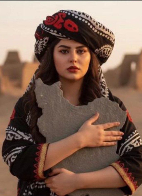 کانال لاتولوت: ایران تنها کشوریست که تاریخ تأسیس ندارد. نه روزی برای بنیانش ثبت شده نه دستی آن را از خاکی دیگر بنا کرده ایران از لحظه