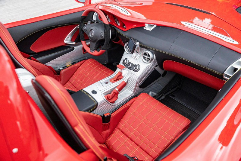 Спидстер Mercedes-Benz SLR McLaren продали за 3,2 млн евро 7