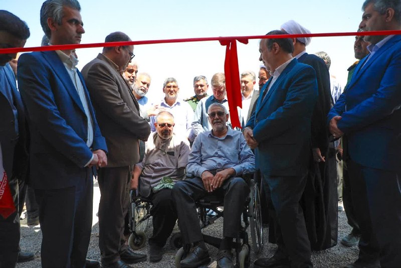 اخبار استان يزد: ✅بهرهبرداری از نیروگاه خورشیدی ۷ مگاواتی شرکت طلوع شمس جانبازان شهرستان مهریز، در آیینی با حضور معاون توسعه مدیریت و من