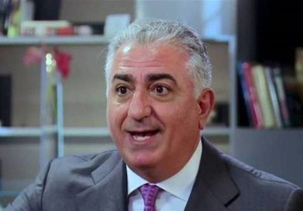 🎬 بیسیمچی مدیا: ‏✅ مرد عجیبی استبا وجود اینکه می‌گوید ۹۰ میلیون ایرانی خواهان برگشتنش هستند و نیروهای مسلح همه تسلیم اویند، سالهاست که ا