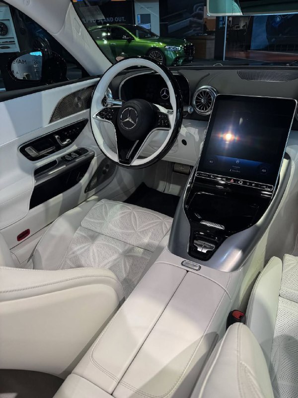 New MAYBACH SL 680 4
