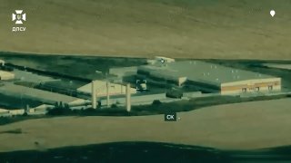 A Ukrainian jet-powered drone spotted during the attack on the Wildberries warehouse in Novosemeykino resembles Triada Robotics' Bravo, though the tail appears different and the identification remains unconfirmed. The company says Bravo is being developed with a maximum range of 2,000 km, a 100 to 200 kg warhead and a cruising speed of 650 to 700 km/h. Pre-series production is planned by the end of 2026.