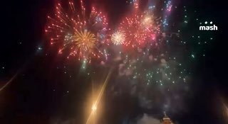 Салют прогремел над Главным храмом Вооружённых сил России в Подмосковье. Яркие залпы этим вечером запечатлели жители Казани, Владикавказа и других городов страны.❗ Не грузятся фото и видео? Читайте нас в MAX.