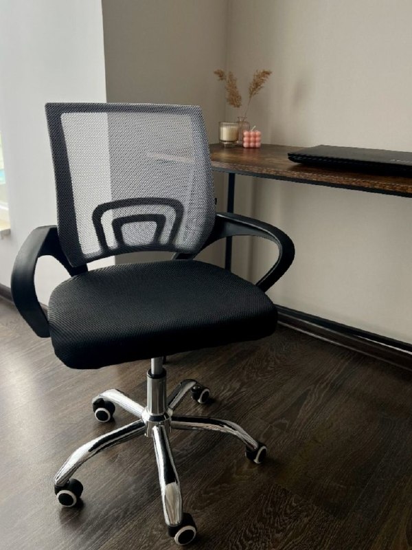 Продам компьютерный стул за 120 лари, состояние можно сказать нового