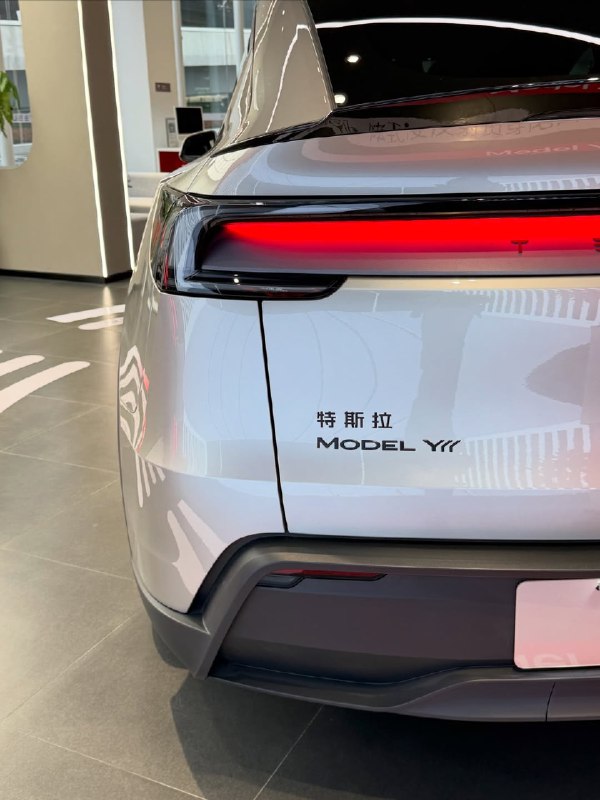 Tesla Model YL — полноразмерный 6-местный электромобиль-внедорожник. 8