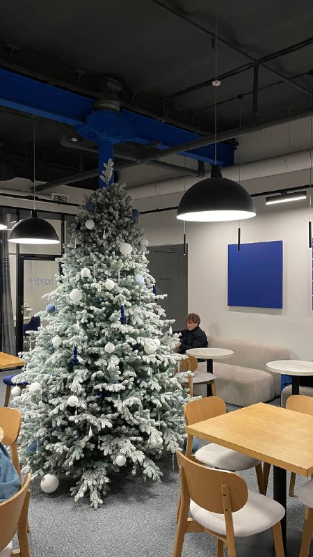 Сегодня состоялся первый официальный выпускной курса!И мы — в Station Studio 💙Не просто так выбрала это место для проведения нашего волосистого выпускного — тут есть все из моих хотелок. Команда всегда отвечает моим запросам на свет, красивую мебель, циклораму, проектор… И за сервис отдельное спасибо — приятно к вам возвращаться 🫶🏻Сегодня состоялся первый официальный выпускной курса!И мы — в Station Studio 💙Не просто так выбрала это место для проведения нашего волосистого выпускного — тут есть все из моих хотелок. Команда всегда отвечает моим запросам на свет, красивую мебель, циклораму, проектор… И за сервис отдельное спасибо — приятно к вам возвращаться 🫶🏻