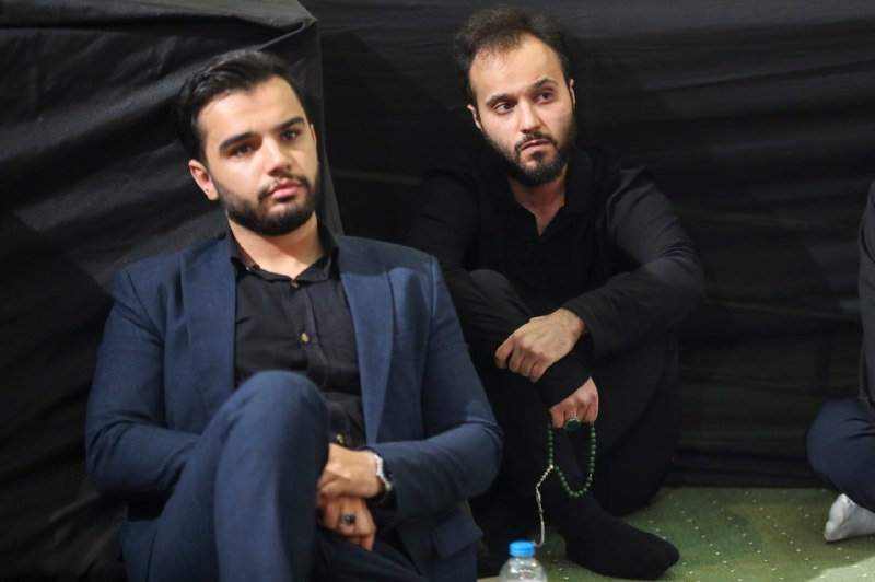 Qasem Soleimani | قاسم_سلیمانی#: ❁﷽❁📸 حضور فرزندان حاجقاسم عزیز درمراسم بزرگداشت چهلم آقای شهیدایران...أنتَقَلبي..#ماه_دلم♥️𝐣𝐨𝐢𝐧:ッ↬ ¦ @qasemsole
