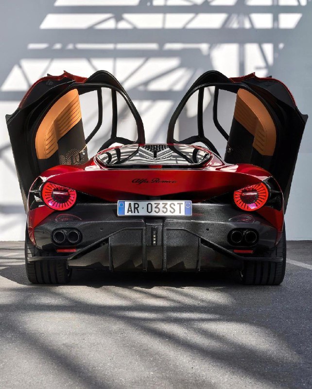 Alfa Romeo 33 Stradale 7