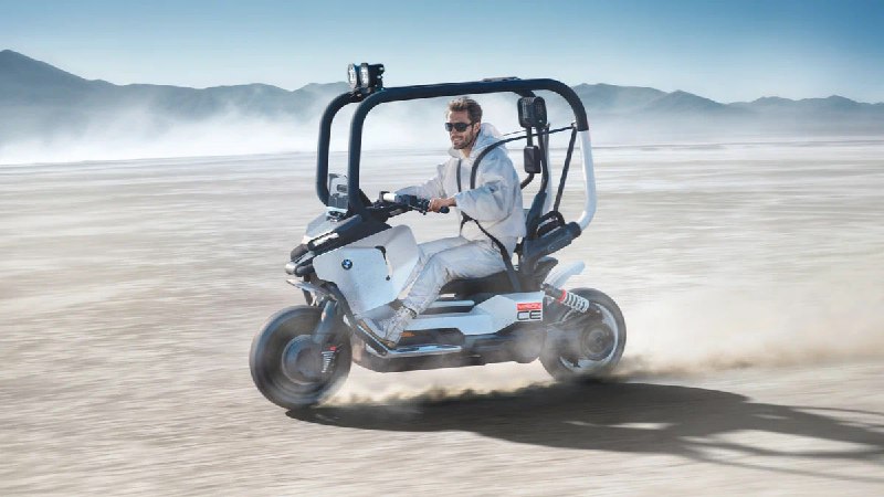 BMW представил мопед, на котором можно ездить без ...