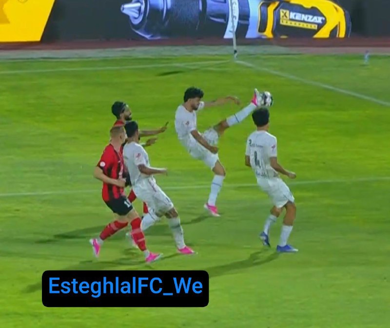 کانال هواداران استقلال: ✅ارزش پاس گل 1 همت ناقابلشبتون به خوشگلی این پاس گل🔥💙⚽️ @EsteghlalFc ⚽️