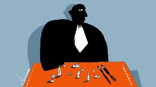 Россияне стали экономить на еде, ожидая дальнейшего роста цен и повышения своих зарплат. Круг замкнулсяИнфляционные ожидания — штука важнейшая. Великие экономисты Милтон Фридман и Роберт Лукас объяснили это еще полвека назад.Механизм выглядит так: люди вид