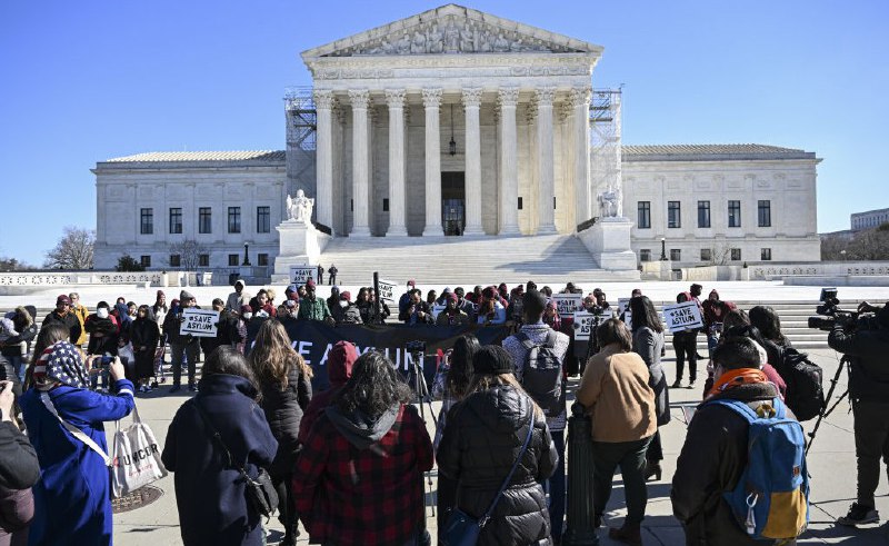 Supreme Court to Weigh Birthright Citizenship Challenge—and Power of Lower Courts to Stop It