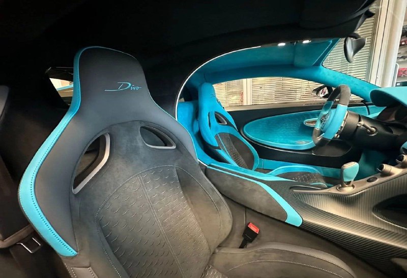 В России на продажу выставили Bugatti Divo за 1,12 млрд рублей 4