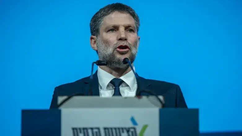 חדשות ראשון: שר האוצר של ישראל ביקש מראש ממשלת משטר זה להוציא היתר לבניית שלוש התנחלויות חדשות בגבול הצפון…