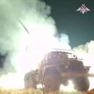 ВС РФ ударили по военной и топливной инфраструктуре Украины этой ночью — били ракетами "Искандер-М" и реактивными БПЛА "Герань". Атаковали Киев и область, Днепропетровскую, Николаевскую, Харьковскую, Сумскую, Черниговскую и другие области. Главное:— Порази