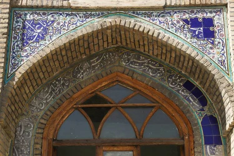 خبرگزاری ایکنا شعبه خراسان رضوی: 💠مساجد؛ شناسنامه محلات و پناهی برای زائران و مجاوران🔹مساجد، قلب تپنده تمدن شیعی و نقطه آغاز پیوند میان انسان‌هایی با پیش