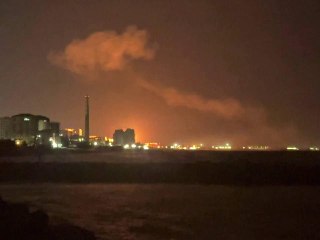 ▪️В Махачкале при атаке беспилотников произошли возгорания в порту и в Аварском музыкально-драматическом театре, сообщил врио главы Дагестана. По его словам, «все воздушные цели уничтожены», «возгорания оперативно ликвидированы, жертв и пострадавших нет».▪