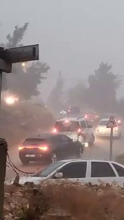 מכונית מחליקה וגורמת לפקק קשה בכביש שבין שכם לאסירה אל-שמאליה מצפון לשכם.
