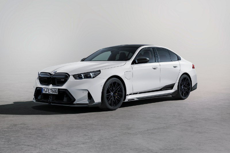 BMW разработал детали M Performance для нового M5 1