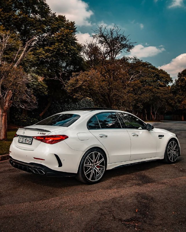 New C 63 S E AMG 670 HP 0-100 km/h 3.4 sec 9