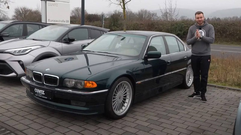 Ничего святого: кто-то поставил в редчайший BMW Alpina V12 газовое оборудование для экономии на бенз