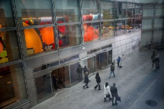 高盛重组科技银行部门，人工智能基础设施蓬勃发展Goldman Revamps Tech Banking Group as AI Infrastructure Booms (www.bloomberg.com)03:04via Buzzing