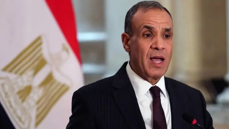 Consultation of the Egyptian Foreign Minister with Saudi, Emirati and Qatari counterparts regarding the reduction of tensions