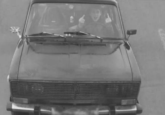 За показ среднего пальца в камеру фиксации нарушений может грозить арест до 15 суток, предупредили ю