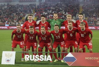 🌐 Сохранение санкций против российских футболистов и рекордный объем долгов россиян у коллекторов. Что еще произошло к 18:00 мск:🔹 Политика. Госдума приняла законопроект о регулировании искусственного интеллекта в России. В документе, в частности, говоритс