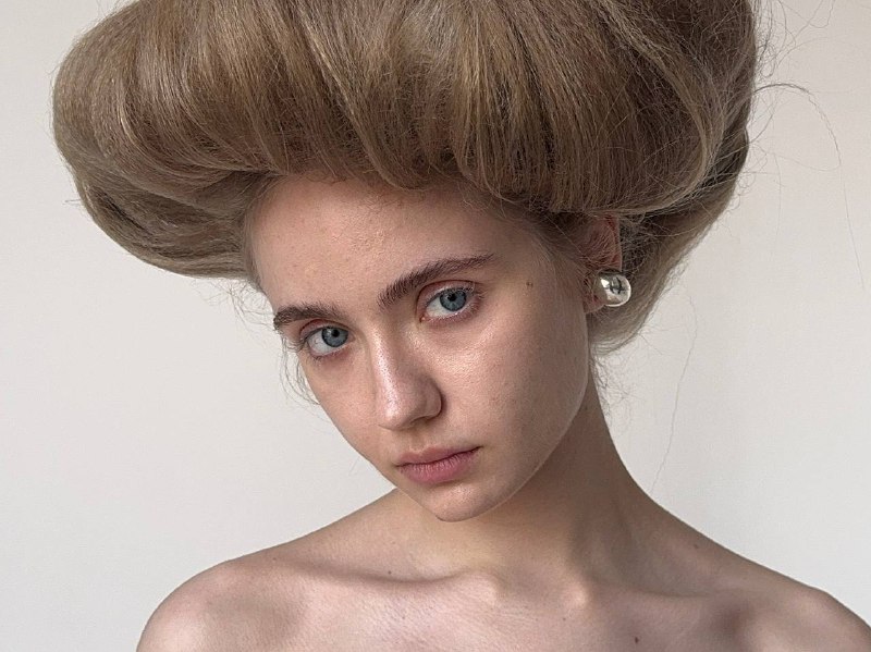 Как вам такие объемы? Весь день делали укладки с учениками на творческой съемке с фотографом Димой СухамераОчень жду готовый результат💔Как вам такие объемы? Весь день делали укладки с учениками на творческой съемке с фотографом Димой СухамераОчень жду готовый результат💔