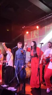 כל עוד השירים מושרים, אדם חי": אתמול בקונצרט גדול במוסקבה, הלהקות "למפס" ו-"טלאן" נדלקו עם להיט ענק על סטפן…
